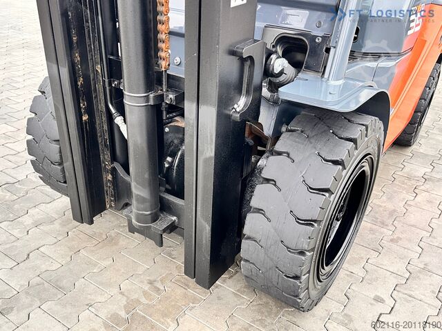 4-wheel forklift Toyota 52-8FDJF35 / DIESEL / 2016 / 2096 HOURS