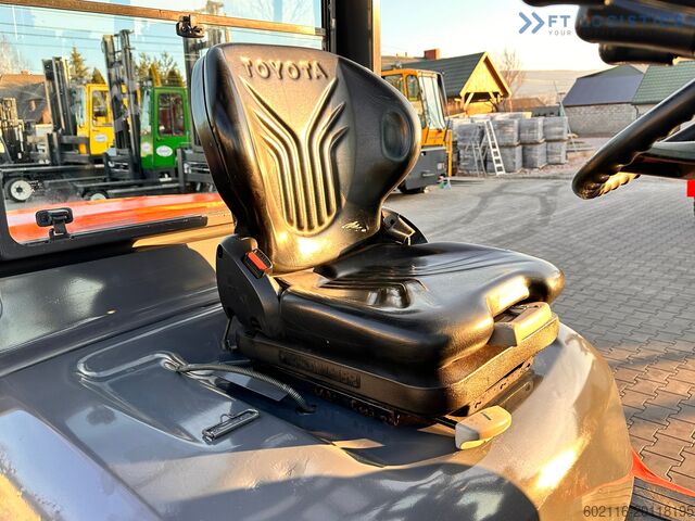 Forklift Toyota 42-4FD40 / DIESEL / 4500KG / DUPLEX / FO