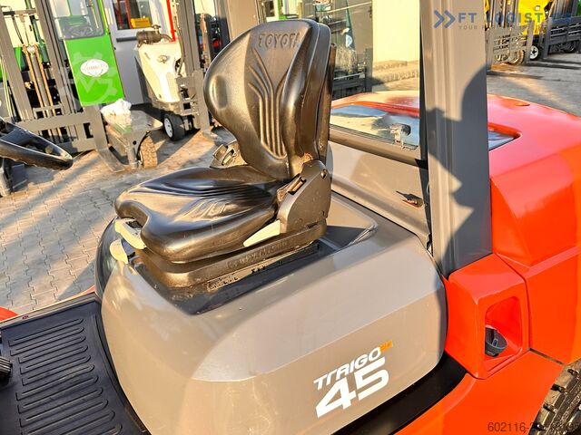 Forklift Toyota 42-4FD40 / DIESEL / 4500KG / DUPLEX / FO