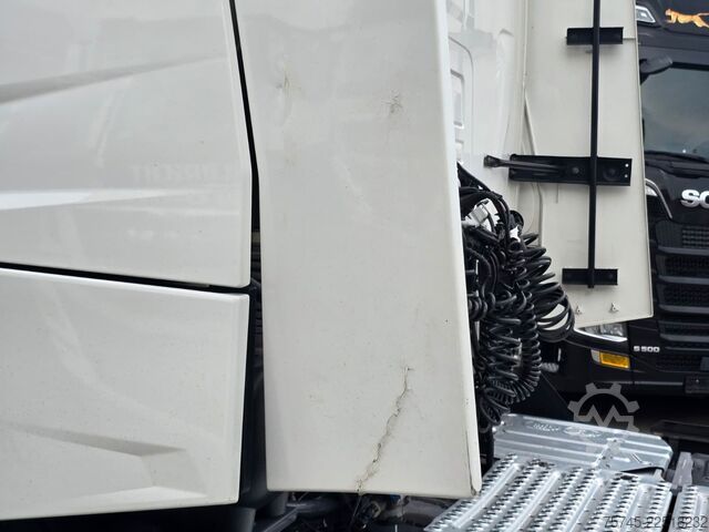 Standard SZM RENAULT T 520 * ACC * KLIMAAUT. * SPURHALTE *