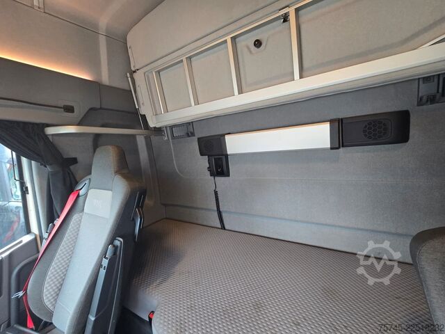 Standard SZM RENAULT T 520 * ACC * KLIMAAUT. * SPURHALTE *