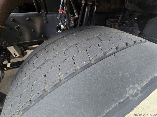 Standard SZM RENAULT T 520 * ACC * KLIMAAUT. * SPURHALTE *