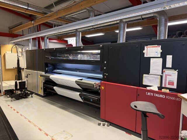 Hybrider 2,5-Meter-UV-LED-Digitaldrucker AGFA Jeti Tauro H2500 LED