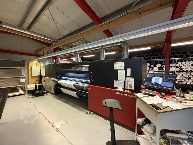 Hybrider 2,5-Meter-UV-LED-Digitaldrucker AGFA Jeti Tauro H2500 LED