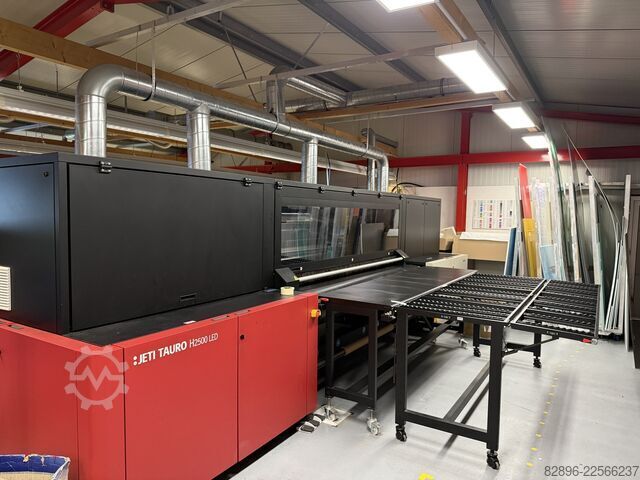 Hybrider 2,5-Meter-UV-LED-Digitaldrucker AGFA Jeti Tauro H2500 LED
