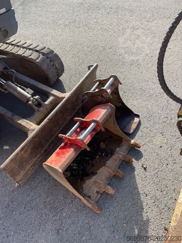 Mini excavator TAKEUCHI TB 228