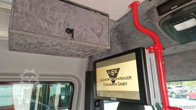 Minibus MERCEDES-BENZ 517 / 515 Frontniederflur mit  Ada Systeme