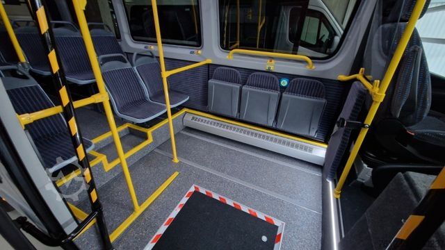 Minibus MERCEDES-BENZ 517 / 515 Frontniederflur mit  Ada Systeme