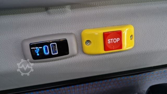 Minibus MERCEDES-BENZ 517 / 515 Frontniederflur mit  Ada Systeme