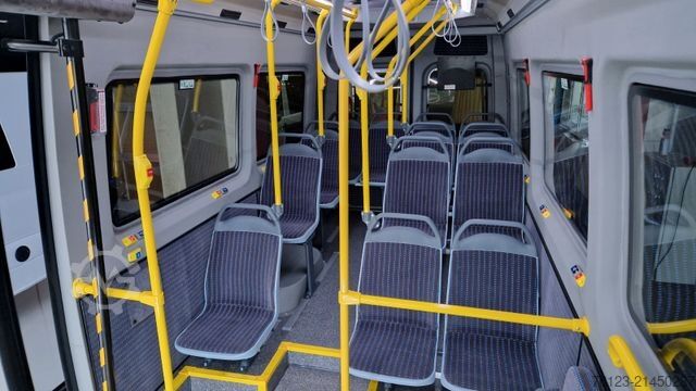 Minibus MERCEDES-BENZ 517 / 515 Frontniederflur mit  Ada Systeme