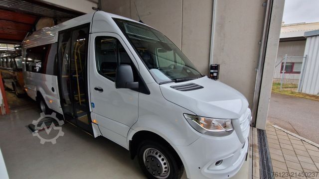 Minibus MERCEDES-BENZ 517 / 515 Frontniederflur mit  Ada Systeme