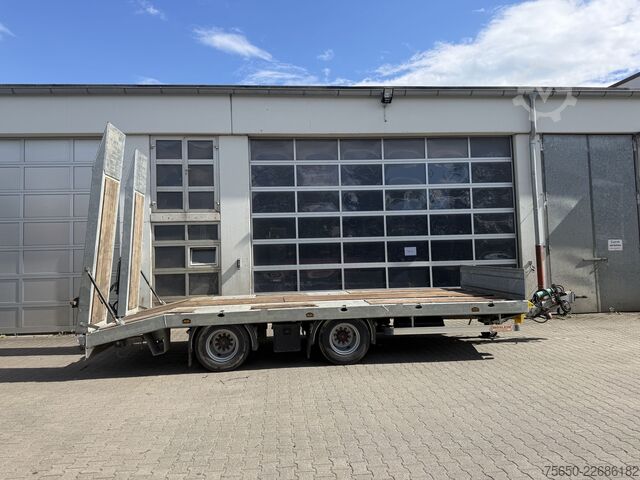 Low loader trailer Möslein TTA21 Schwebheim  21 t Tandemtieflader