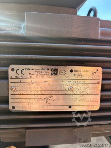 Elektromotor VEM KTTR 132 SX2 7,5kW 2880U/min IM B3 IP55 NEU Silnik elektryczny VEM KTTR 132 SX2 7.5kW 2880obr IM B3 IP55 NOWY Silnik elektryczny VEM KTTR 132 SX2 7.5kW 2880obr IM B3 IP55 NOWY