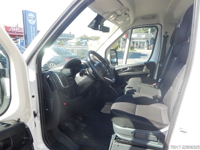 Transporter with box body – MEGA EQUIPMENT Peugeot Koffer LDB Ladebordwand 3,5t Boxer Standheizung+Navi+Kamera+Klimaauto