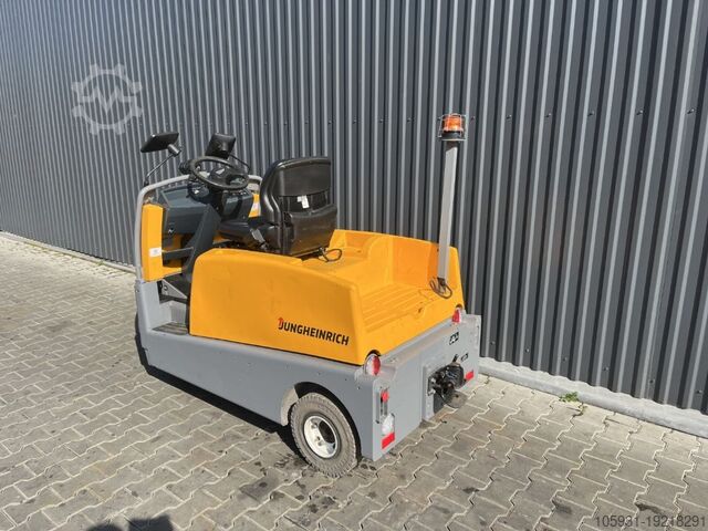 Tow Tractor Jungheinrich EZS590