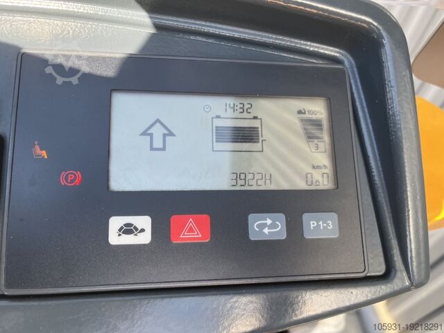 Tow Tractor Jungheinrich EZS590