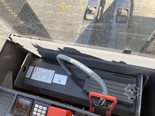 Pedestrian Stacker Jungheinrich EJC214