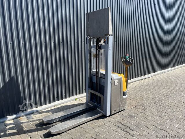 Pedestrian Stacker Jungheinrich EJC112z