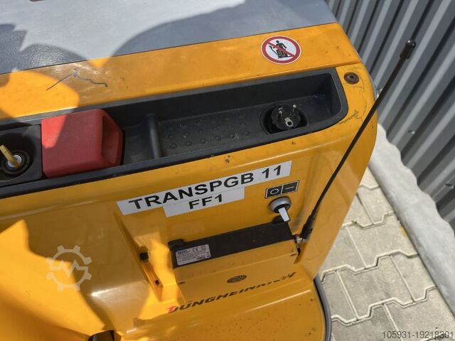 Pedestrian Stacker Jungheinrich EJC112z