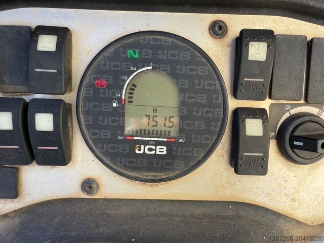 Walzenzug JCB CT260-120 / 2019 BJ / 751 H / 2.560 KG