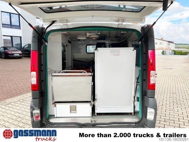 Fire truck Renault Trafik 2.0 dCi115 4x2, Krankentransporter