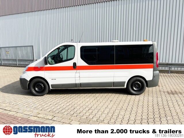 Fire truck Renault Trafik 2.0 dCi115 4x2, Krankentransporter