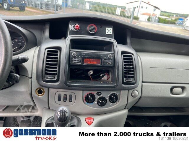 Fire truck Renault Trafik 2.0 dCi115 4x2, Krankentransporter