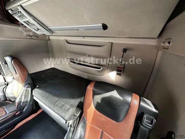 Cattle truck DAF XF 530 4x2 Finkl 2.Stock Viehaufbau