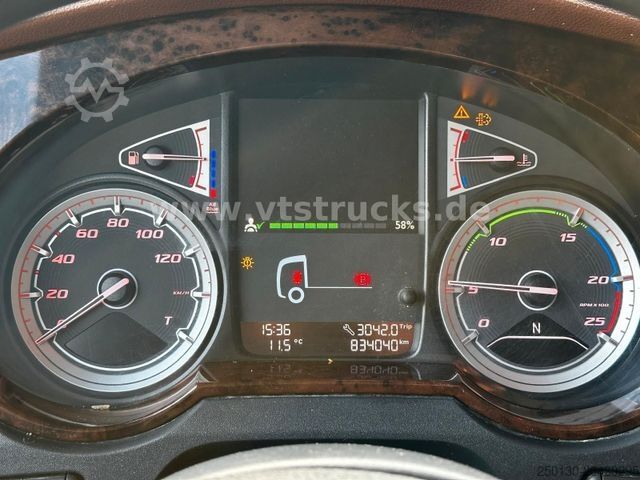 Cattle truck DAF XF 530 4x2 Finkl 2.Stock Viehaufbau