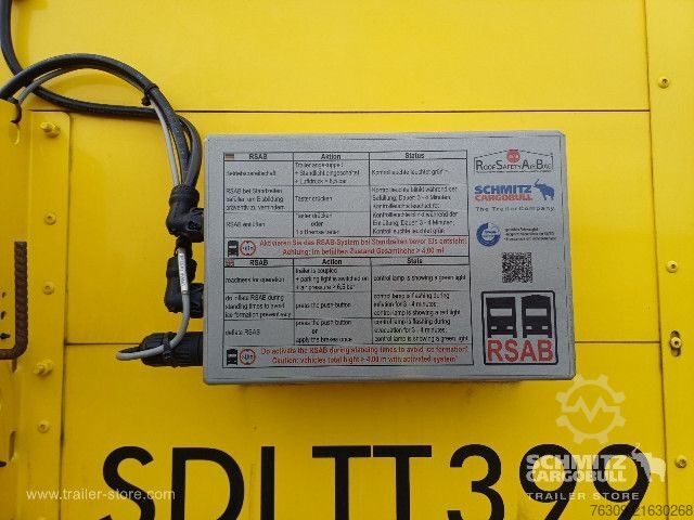 Auflieger mit Pritsche & Plane Schmitz Cargobull Curtainsider Standard Getränke