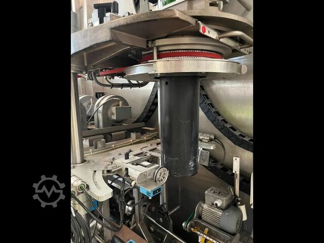 Used FUJI 410 sleeve applicator labeling machine for PET 10000 BPH Fuji Seal 410 DT-STH-DHA