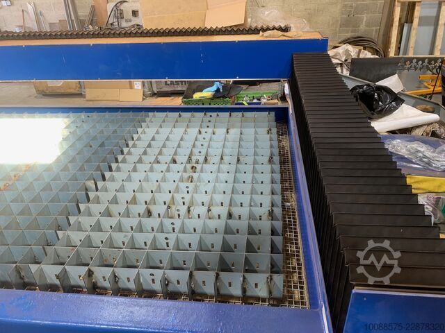 Waterjet cutting machine Ward Jet Emerald E1530