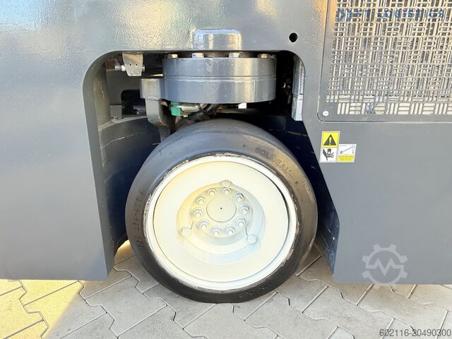 Vierwege-Gabelstapler Combilift C3000CB GAS TRIPLEX 4900 FREE-LIFT