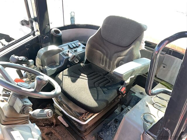 Radlader Kubota R065