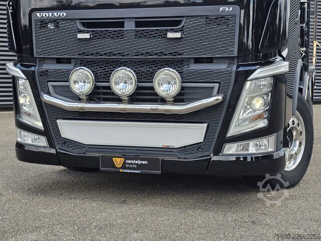 Kranwagen Volvo FH540 8X4 / 8X2 / HMF 28TM KRAN / CRANE / OPRIJ...