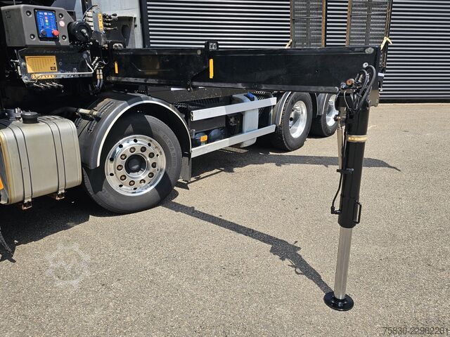Bergungsfahrzeug Volvo FH540 8X4 / HMF 28TM KRAN / CRANE / OPRIJ- MACH...