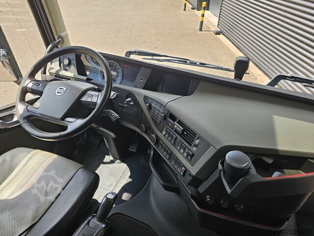 Bergungsfahrzeug Volvo FH540 8X4 / HMF 28TM KRAN / CRANE / OPRIJ- MACH...