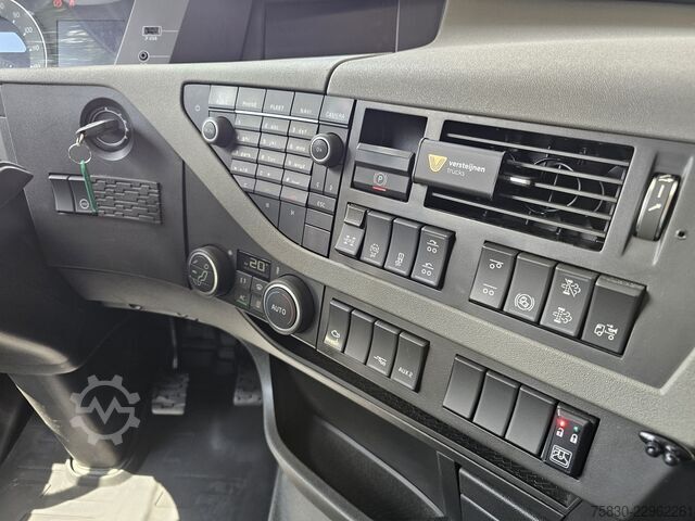 Bergungsfahrzeug Volvo FH540 8X4 / HMF 28TM KRAN / CRANE / OPRIJ- MACH...