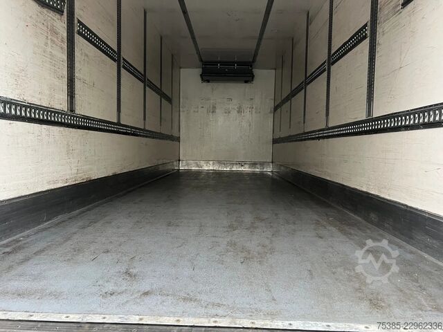 Refrigerated/frozen transport Scania R450 Retarder Chereau 7cm walls and Lift