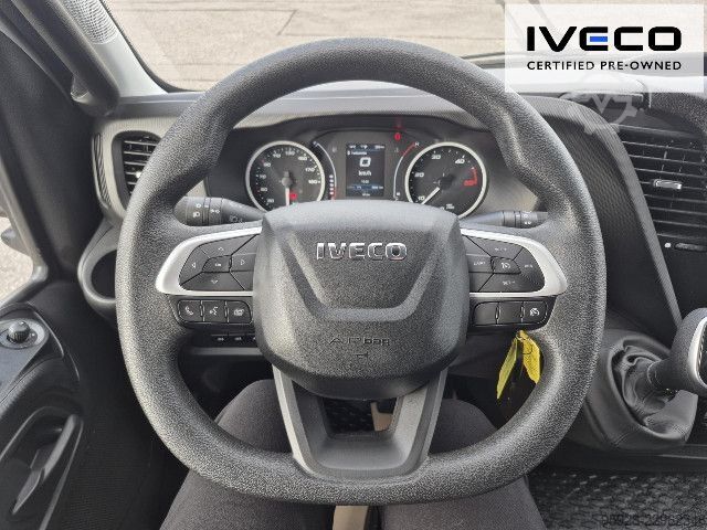 Transporter mit Koffer IVECO 70C18HA8/P Koffer/LBW