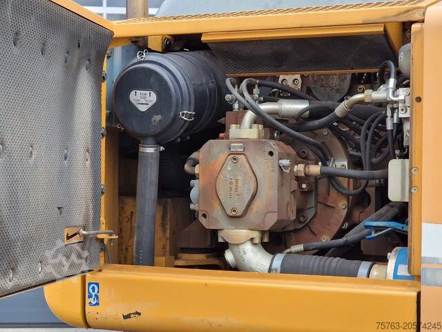 Wheel excavator Liebherr A900C - 95 KW - Central Greasing -