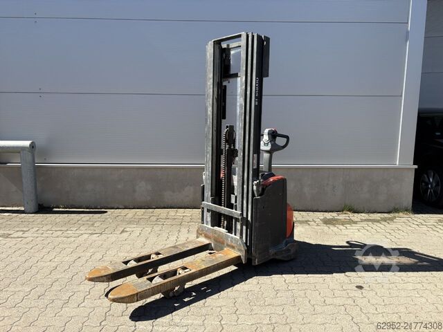 High Lift stacker Toyota SWE 140 L