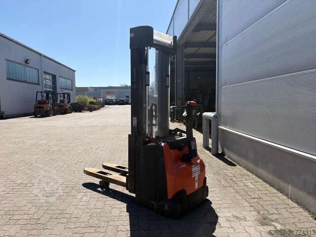 High Lift stacker Toyota SWE 160 L