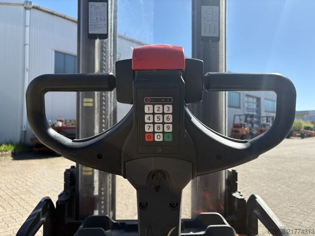 High Lift stacker Toyota SWE 160 L