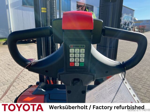 High Lift stacker Toyota SWE 120 / Akku 2026!