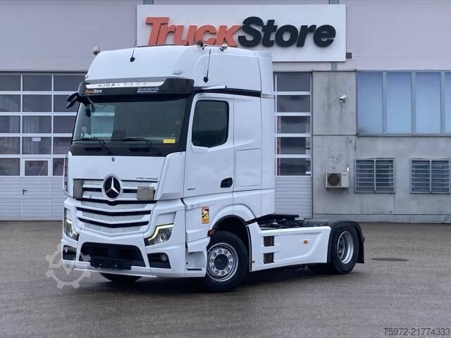 Standard tractor unit  Actros 1851 LS