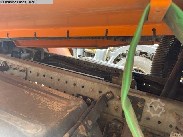 Sweeping Machine MITSUBISHI FE 85