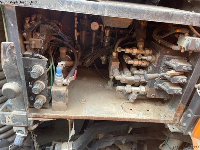 Sweeping Machine MITSUBISHI FE 85