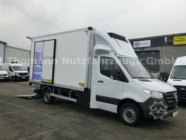 Refrigerator body van MERCEDES-BENZ Sprinter 317 CDI Kühlkoffer Xarios 300 LBW