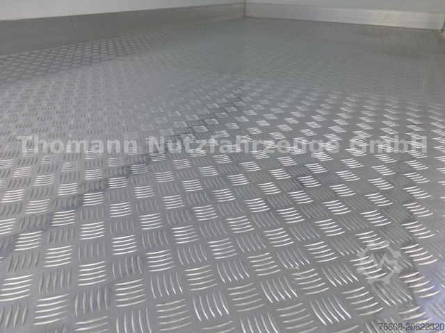 Refrigerator body van MERCEDES-BENZ Sprinter 317 CDI Kühlkoffer Xarios 300 LBW